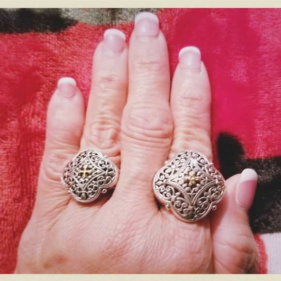 18KT GOLD ACCENT CROSS ORNATE DESIGN PETITE RING - Picture 5 of 5